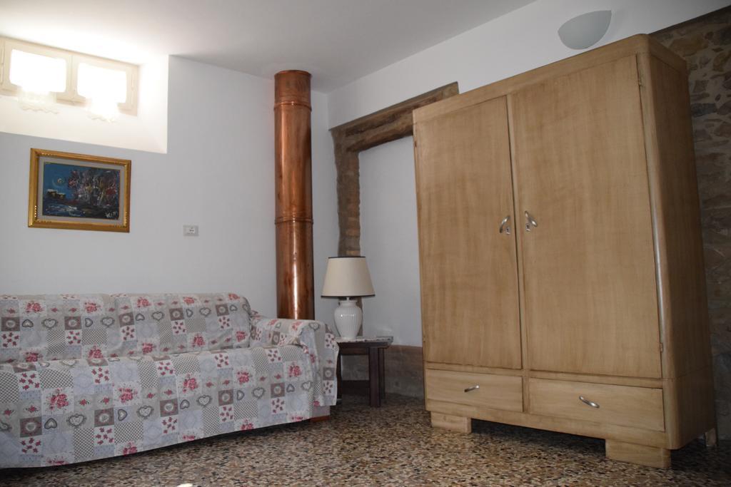 Apartment Casa Antica Кьянни Экстерьер фото