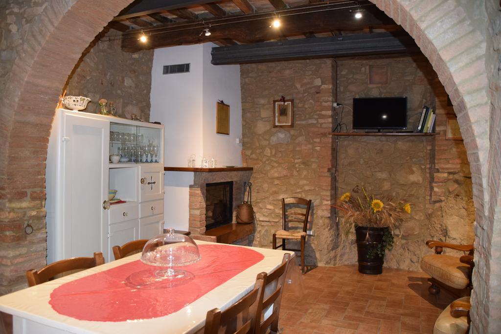 Apartment Casa Antica Кьянни Экстерьер фото